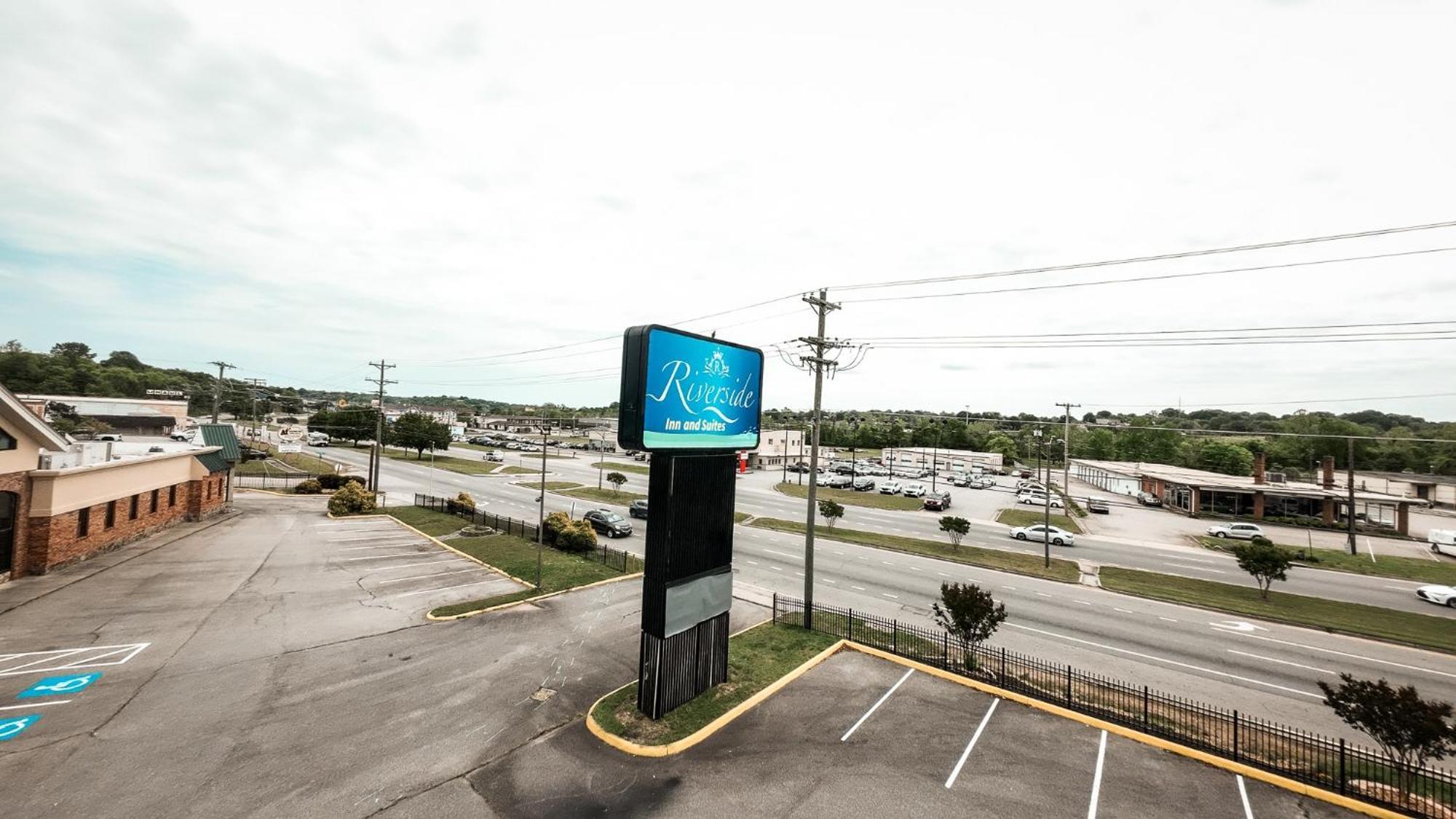 Riverside Inn & Suites By Oyo Danville Ceaser Casino Esterno foto