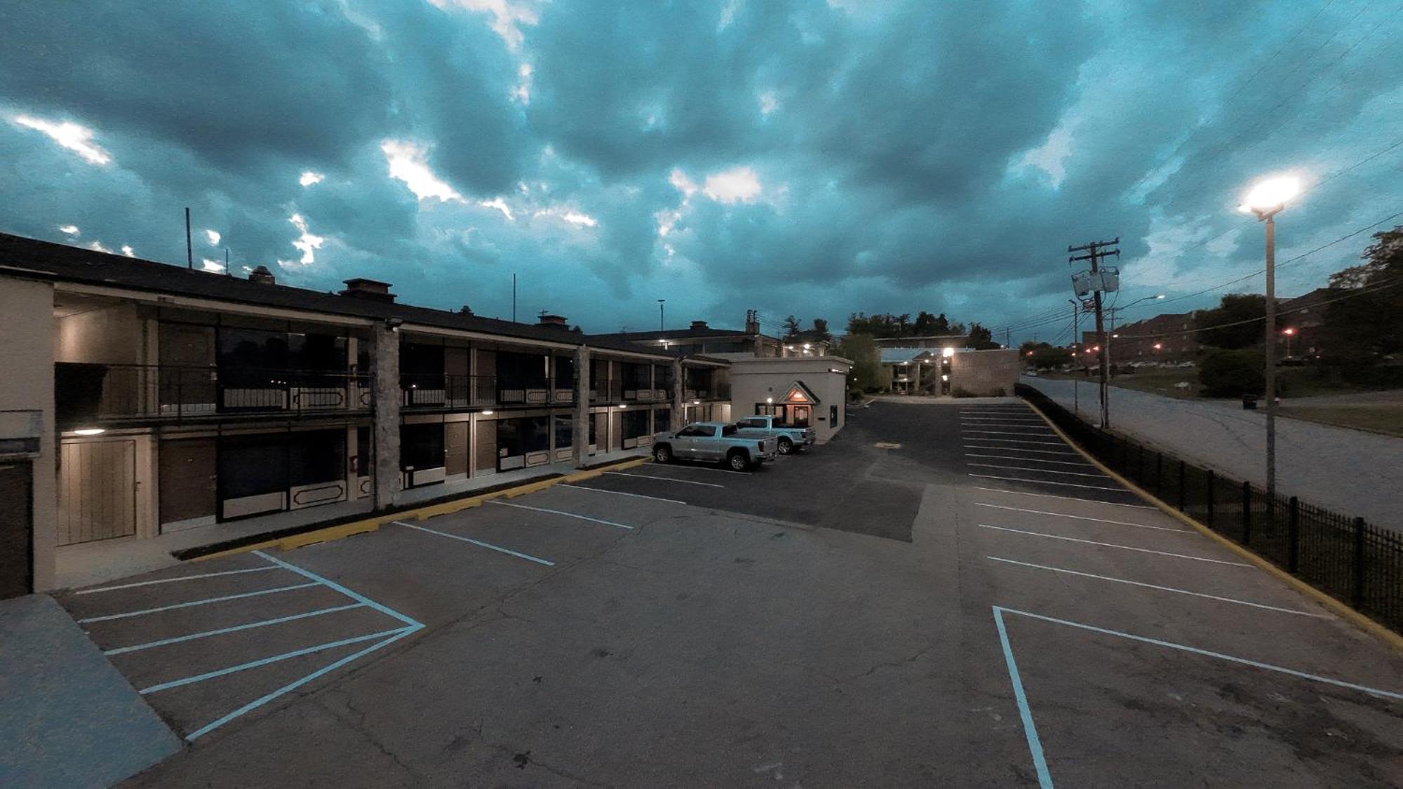Riverside Inn & Suites By Oyo Danville Ceaser Casino Esterno foto