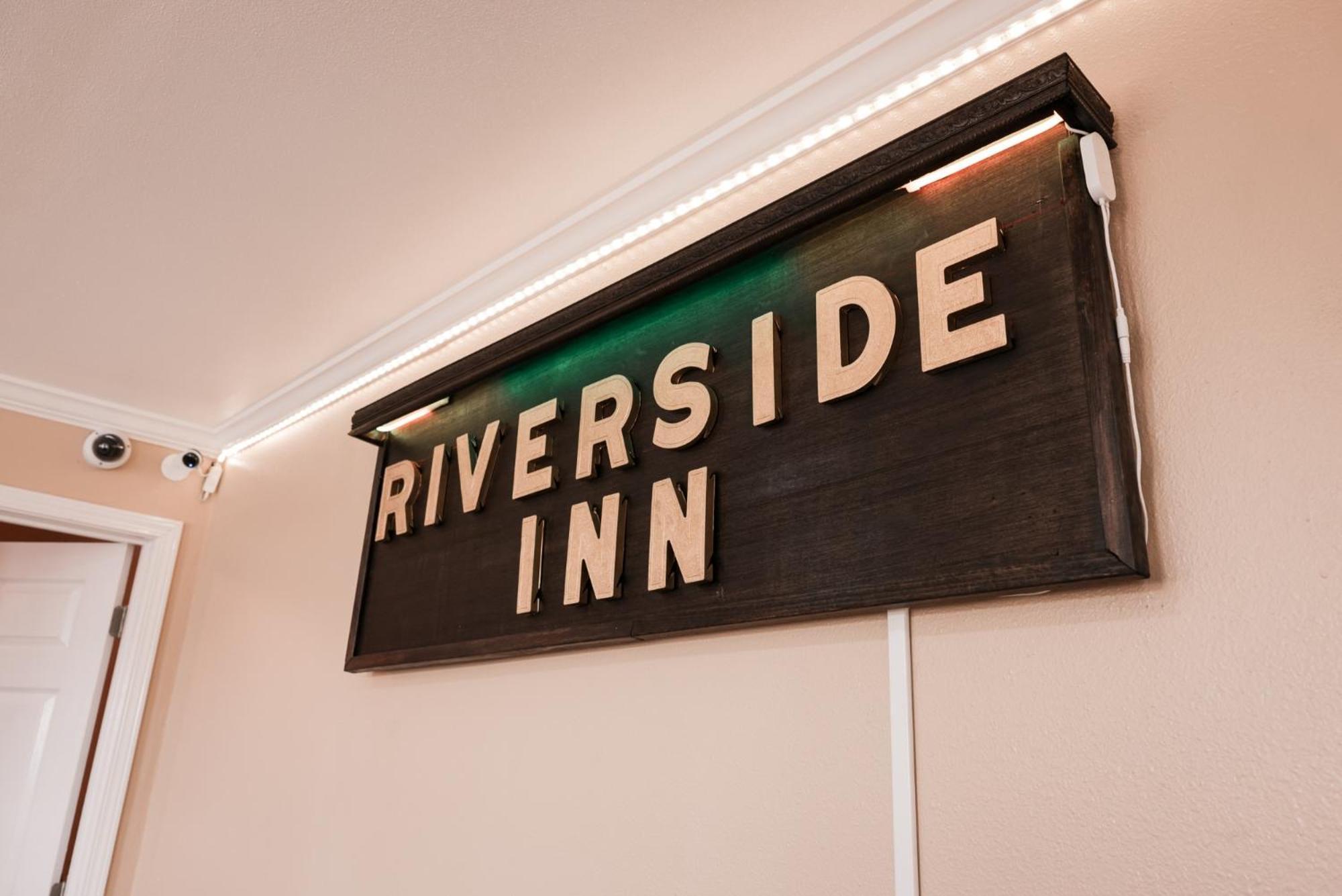 Riverside Inn & Suites By Oyo Danville Ceaser Casino Esterno foto