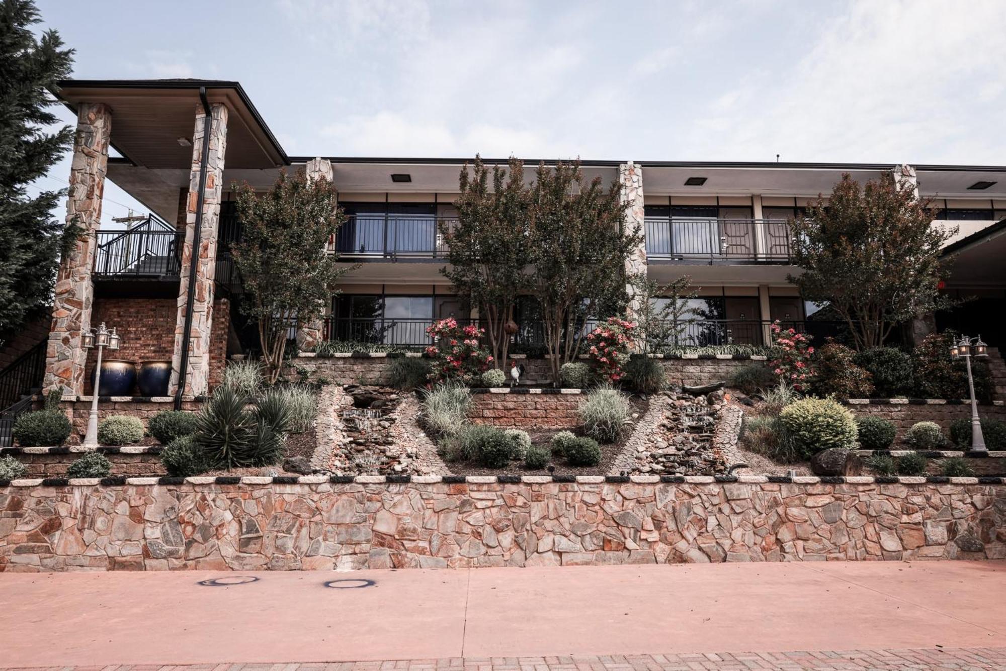 Riverside Inn & Suites By Oyo Danville Ceaser Casino Esterno foto