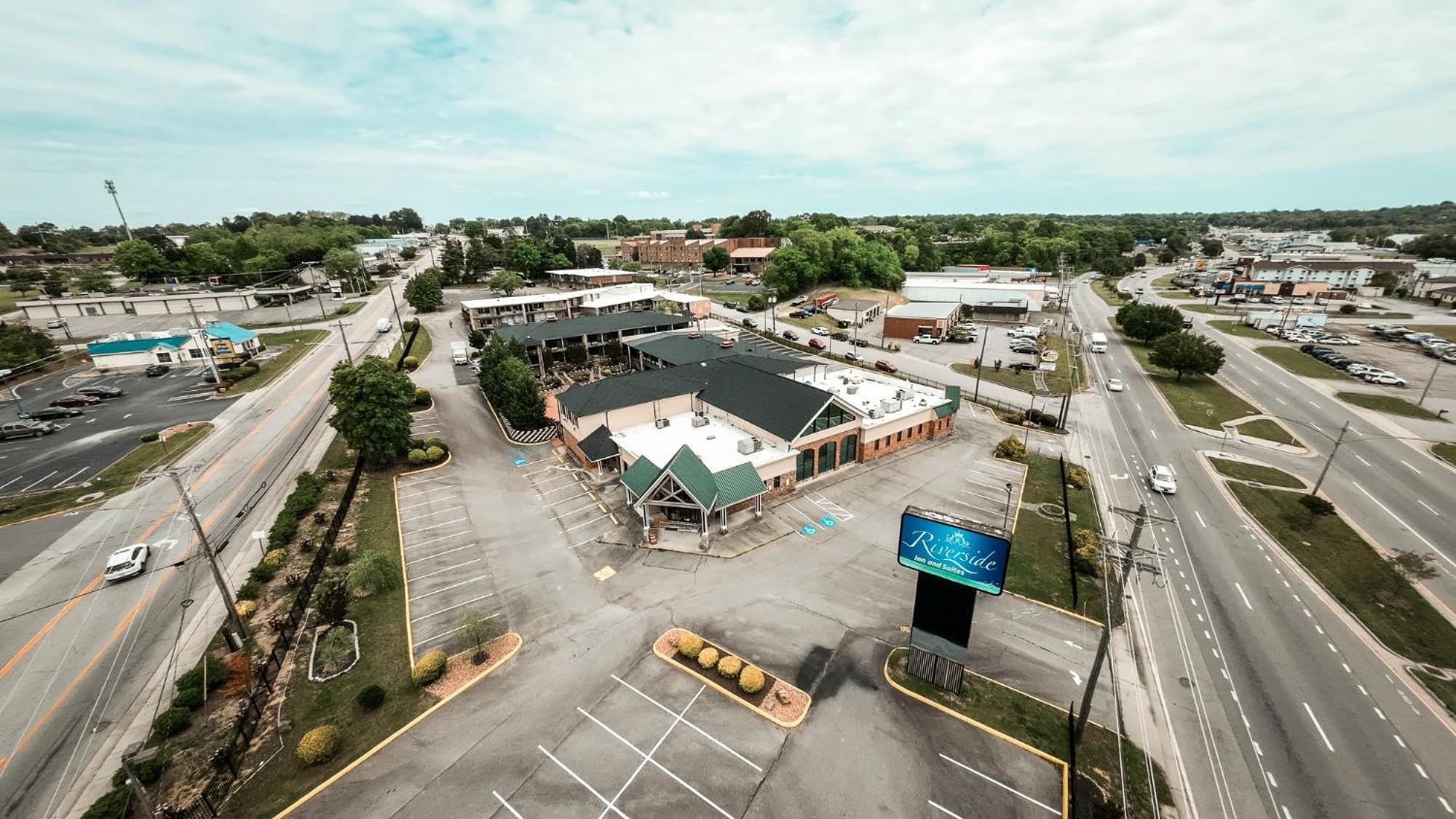 Riverside Inn & Suites By Oyo Danville Ceaser Casino Esterno foto